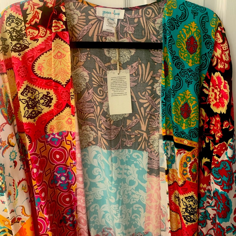 Grace and Lace BNWT kimono
